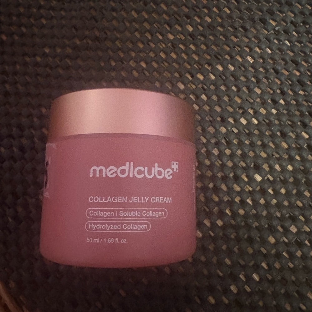Medicube Collagen Jelly Cream — Pink Hydrating Face Moisturizer